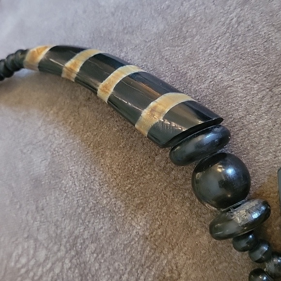 Vtg Antler Beaded Horn Carved Elephant Pendant African Unisex Necklace - Picture 5 of 11